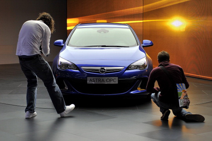 Opel Astra OPC. Фото:  FABRICE COFFRINI/AFP/Getty Images